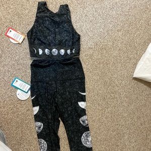 Yoga Democracy workout set - never worn